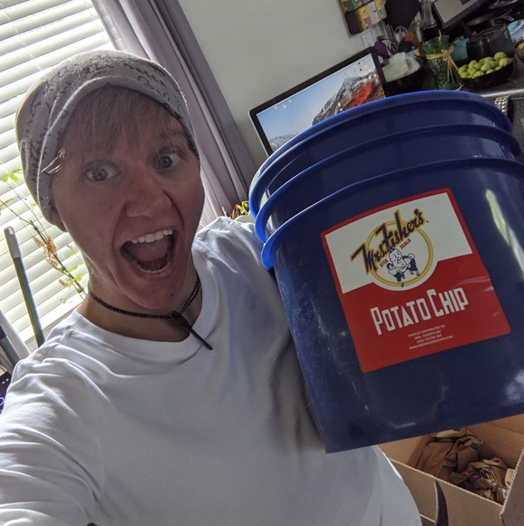 Meet your Posher, Tracy - Picture 2 of 3